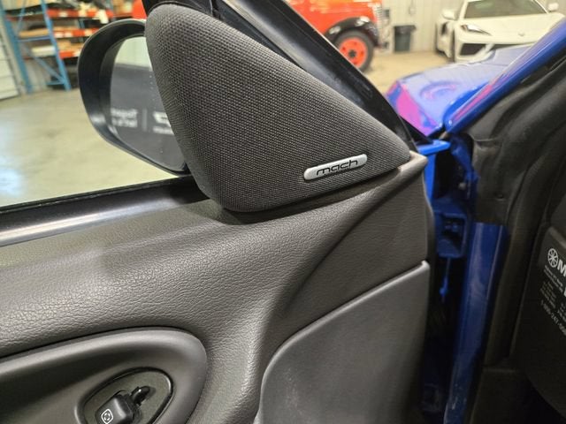 2003 Ford Mustang Premium Mach 1