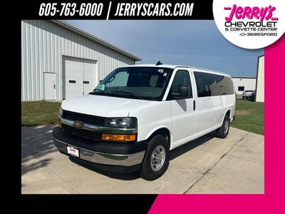 2024 Chevrolet Express Passenger 3500 1LT