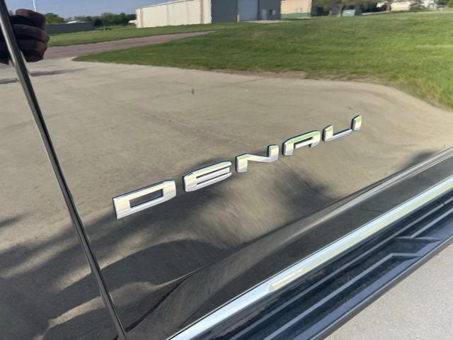 2025 GMC Yukon XL Denali