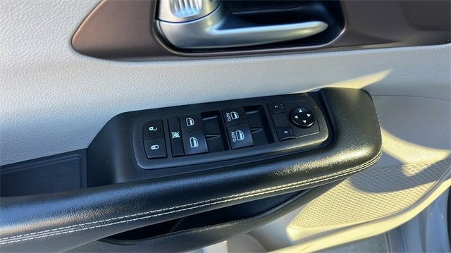 2021 Chrysler Voyager LXI