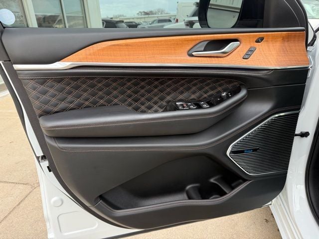 2023 Jeep Grand Cherokee L Summit