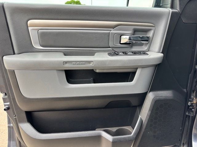 2016 RAM 1500 SLT