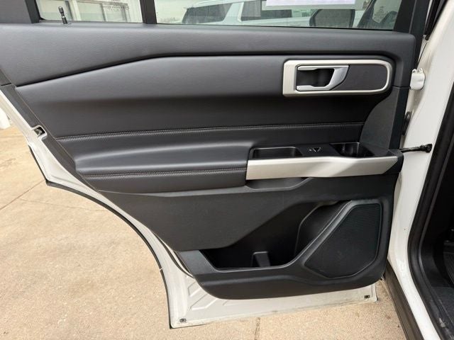 2023 Ford Explorer XLT 202A