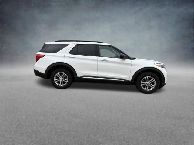 2023 Ford Explorer XLT 202A