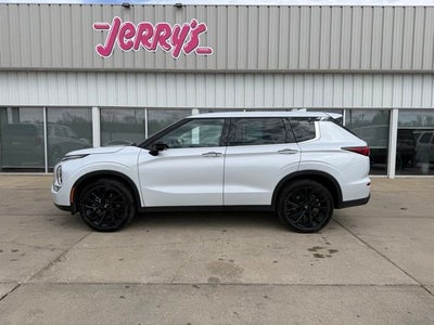 2023 Mitsubishi Outlander SE Black Edition