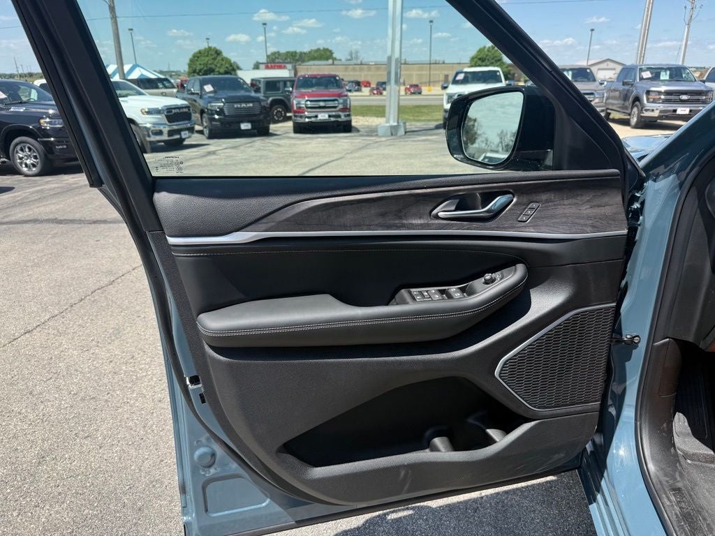 2026 Jeep Grand Cherokee Limited Reserve