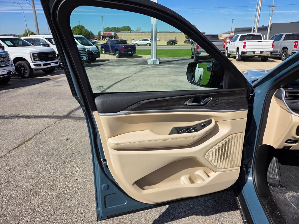 2027 Jeep Grand Cherokee Limited