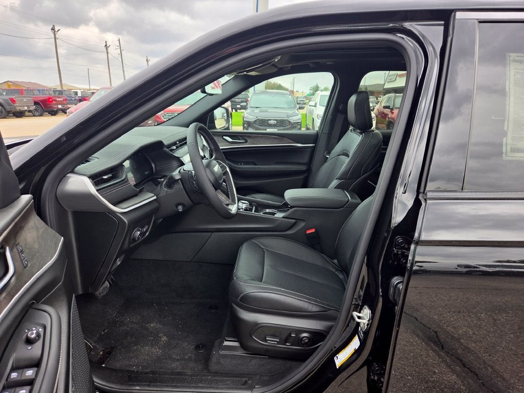 2027 Jeep Grand Cherokee Limited Reserve