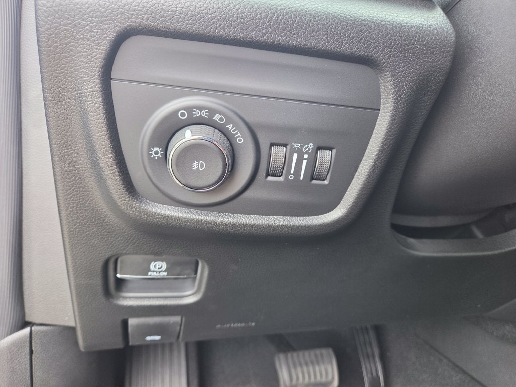 2027 Jeep Grand Cherokee Limited Reserve
