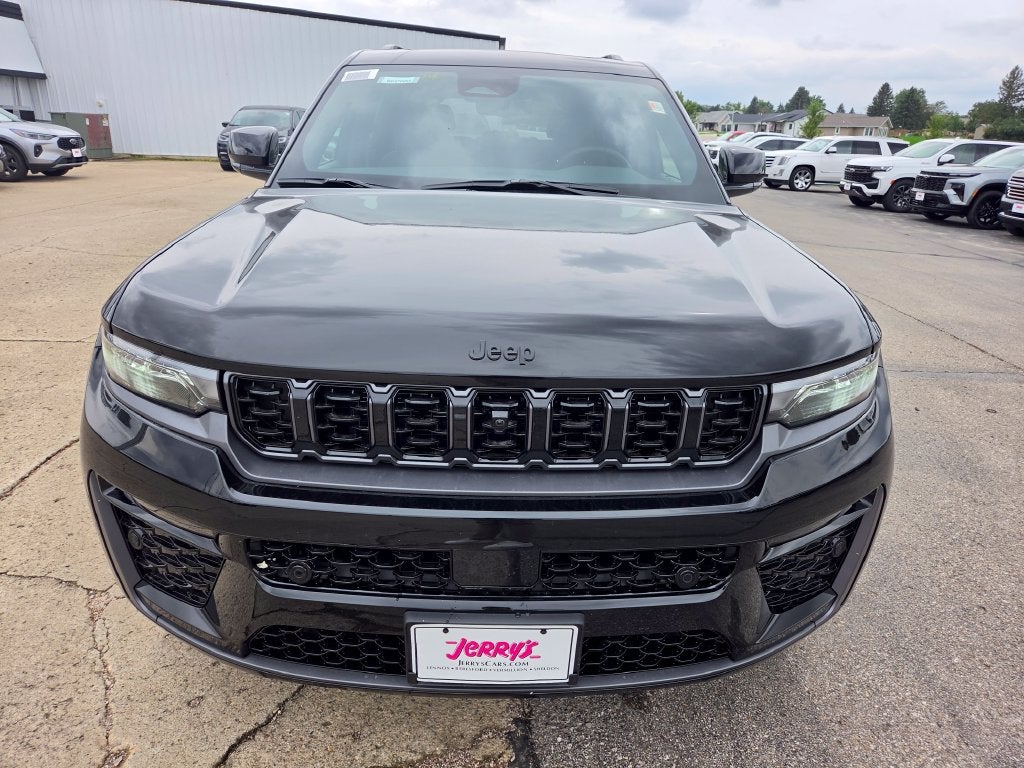 2027 Jeep Grand Cherokee Limited Reserve