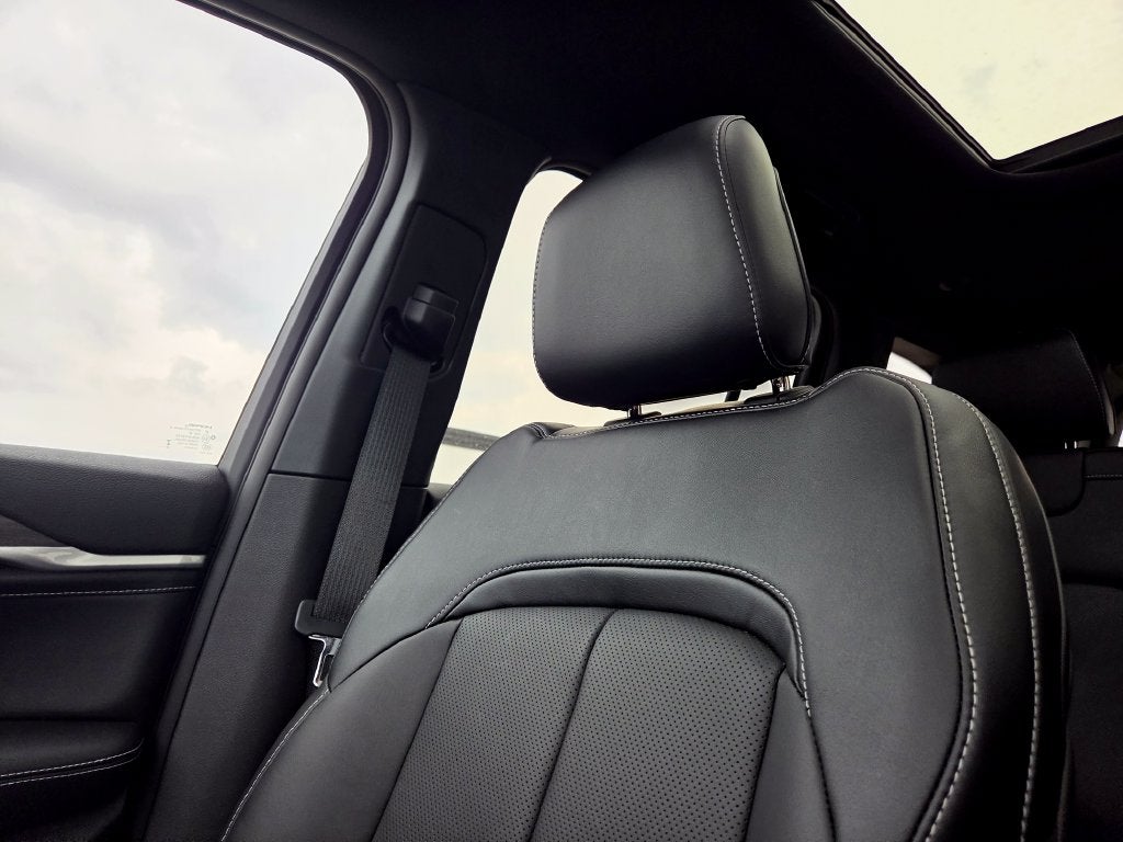 2027 Jeep Grand Cherokee Limited Reserve