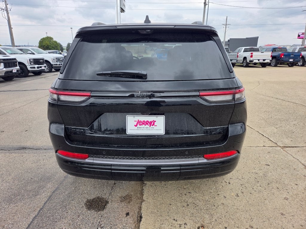 2027 Jeep Grand Cherokee Limited Reserve