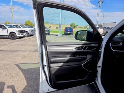 2025 Jeep Wagoneer Base
