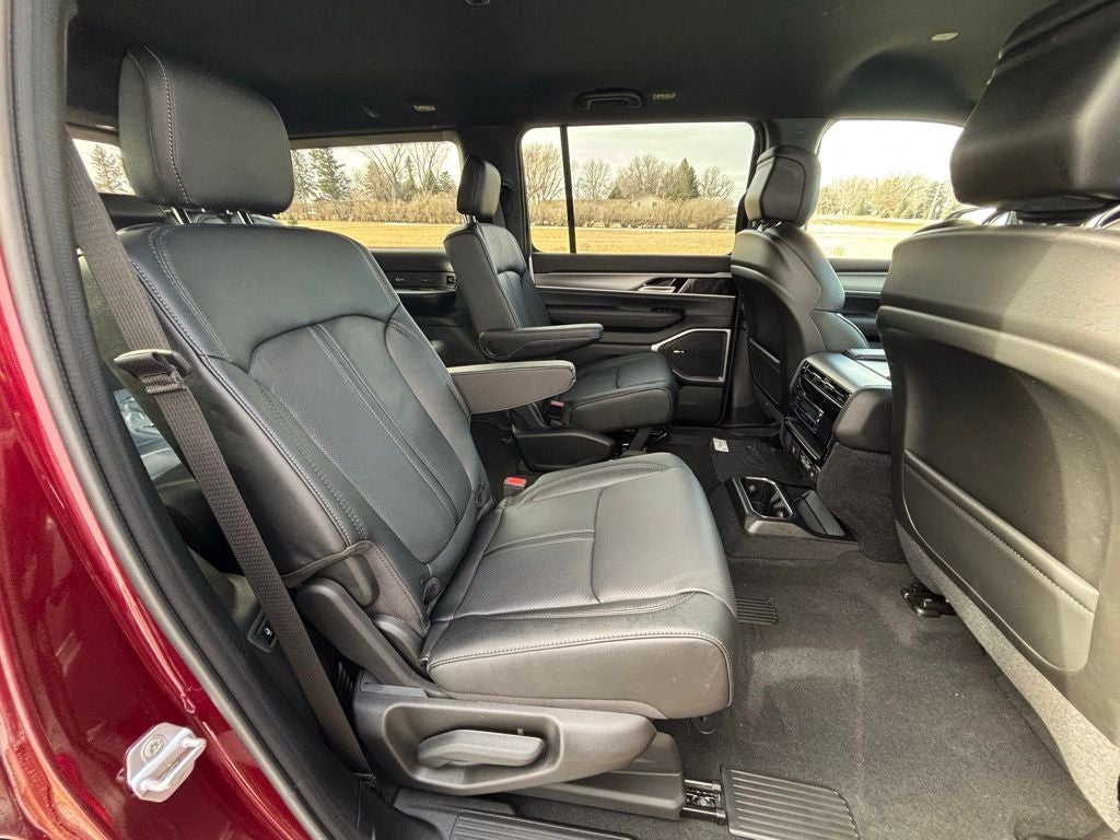 2026 Jeep Grand Wagoneer Altitude