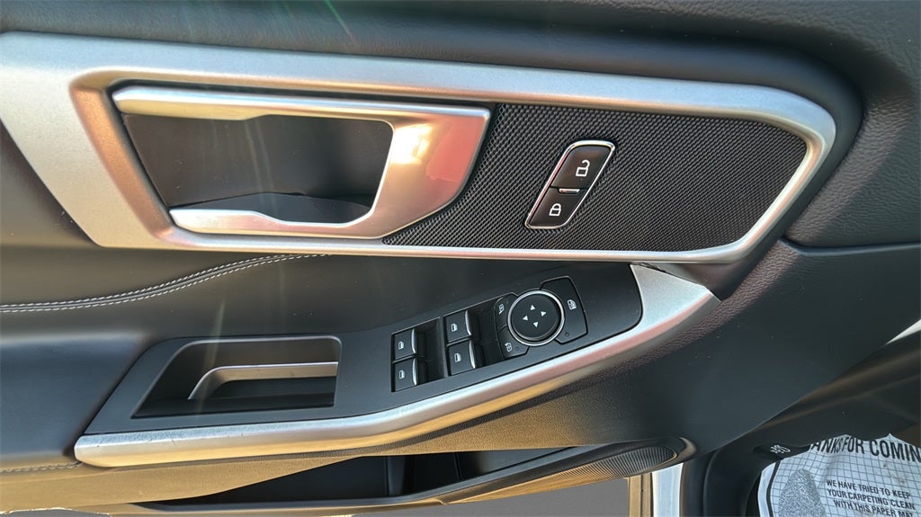 2023 Ford Explorer XLT 202A