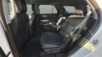 2023 Ford Explorer XLT 202A