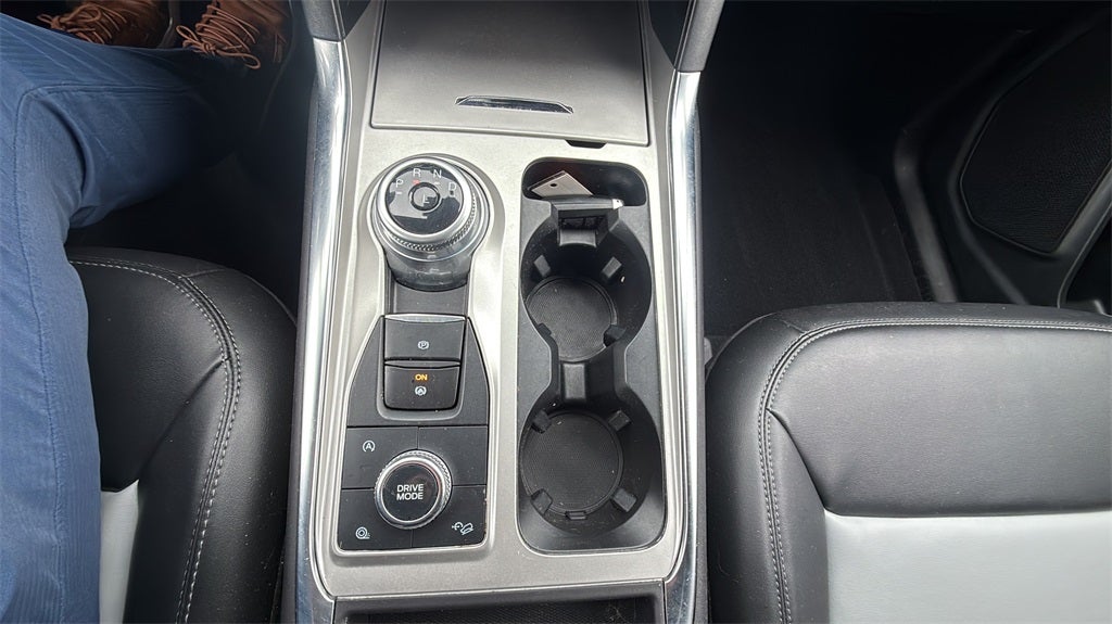 2023 Ford Explorer XLT 202A