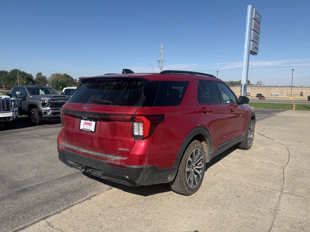 2025 Ford Explorer ST-Line