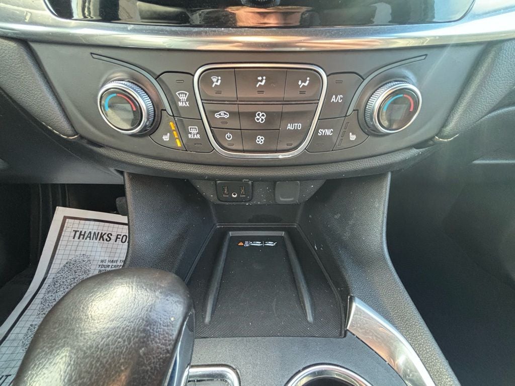 2022 Chevrolet Traverse LT Leather