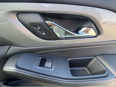 2022 Chevrolet Traverse LT Leather