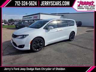 2020 Chrysler Pacifica Touring