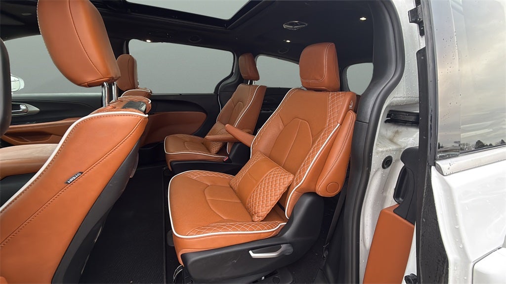 2024 Chrysler Pacifica Hybrid Pinnacle