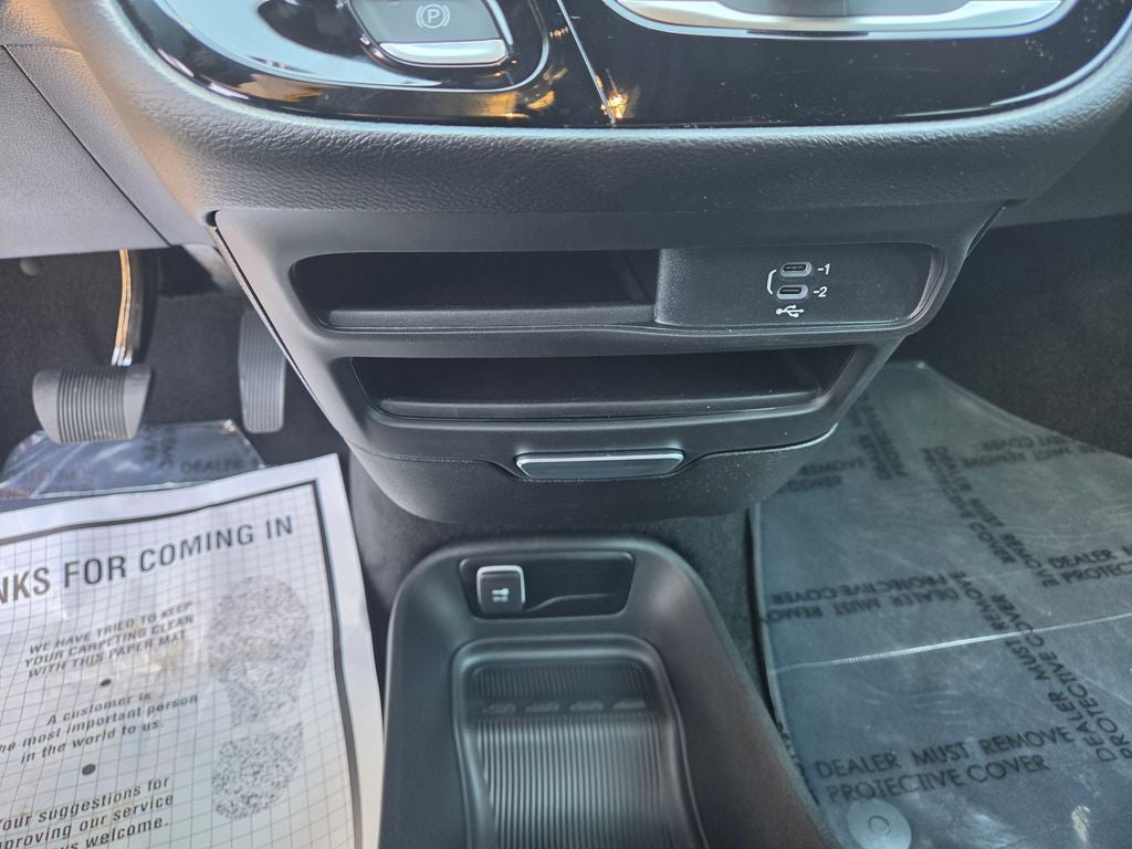 2027 Chrysler Pacifica Select