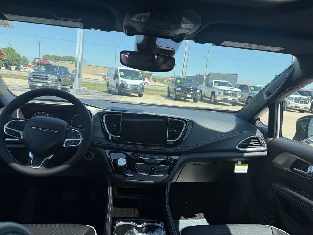 2027 Chrysler Pacifica Limited