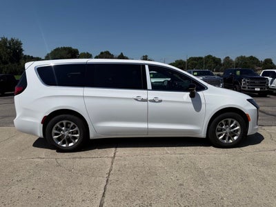 2027 Chrysler Pacifica Limited