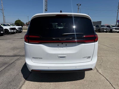 2027 Chrysler Pacifica Limited