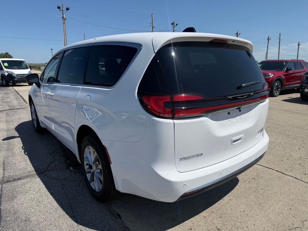 2027 Chrysler Pacifica Limited