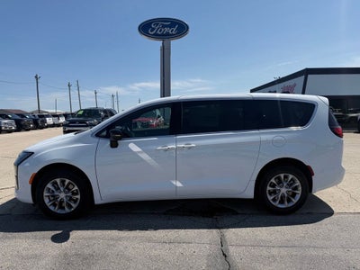2027 Chrysler Pacifica Limited