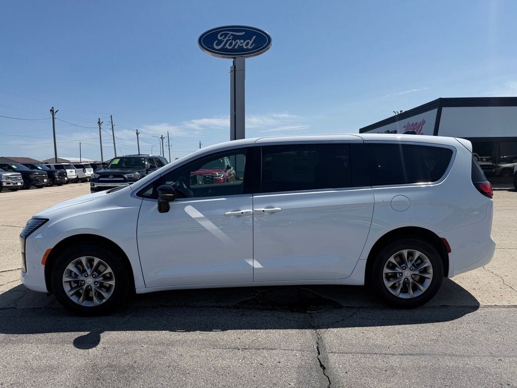 2027 Chrysler Pacifica Limited