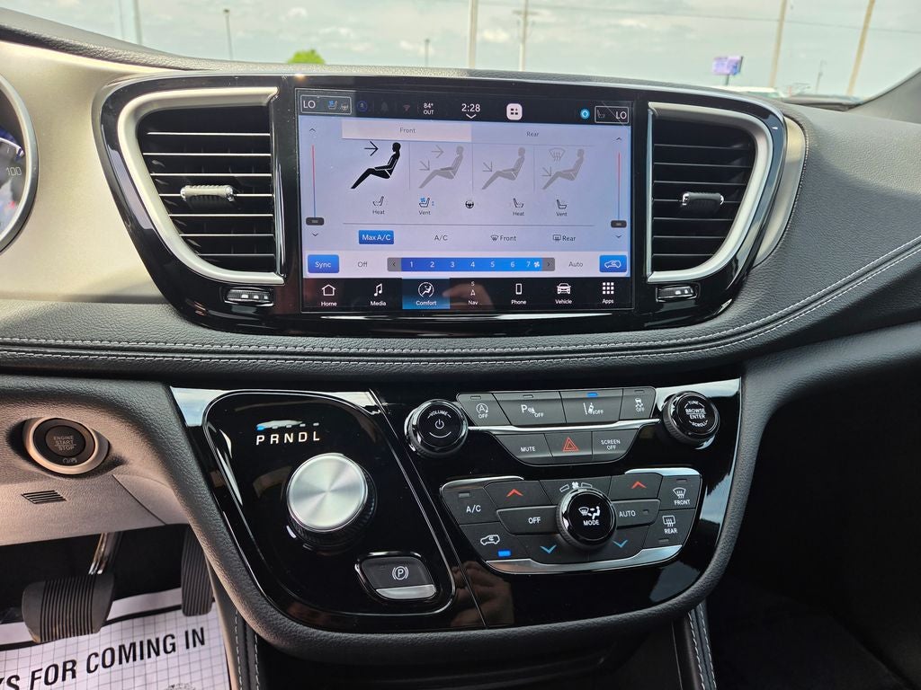 2027 Chrysler Pacifica Limited