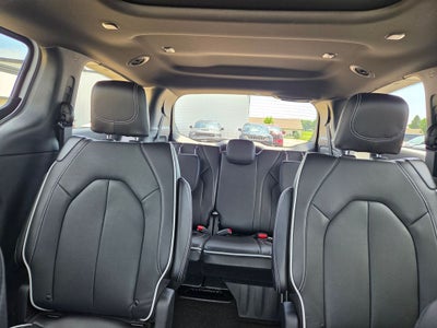 2027 Chrysler Pacifica Limited