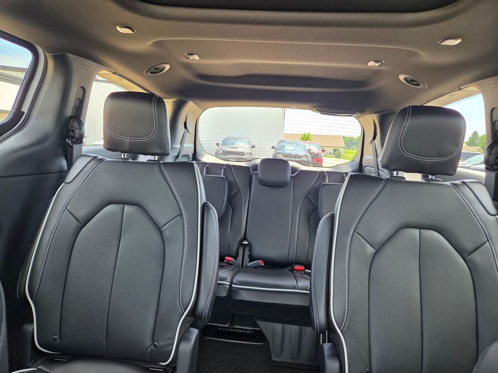 2027 Chrysler Pacifica Limited