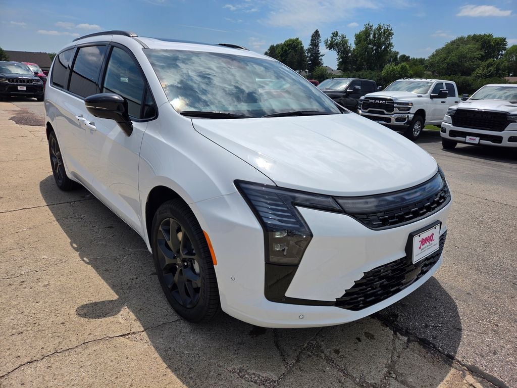 2027 Chrysler Pacifica Limited