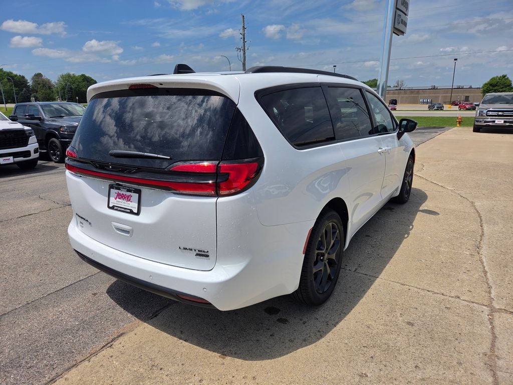 2027 Chrysler Pacifica Limited