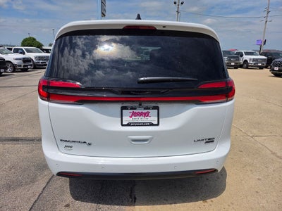 2027 Chrysler Pacifica Limited