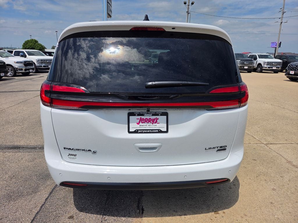 2027 Chrysler Pacifica Limited