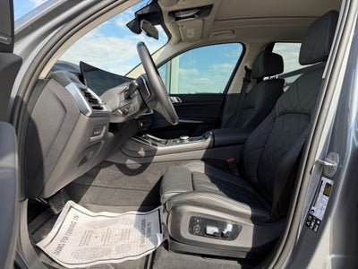 2025 BMW X7 xDrive40i