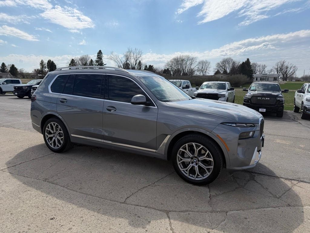 2025 BMW X7 xDrive40i