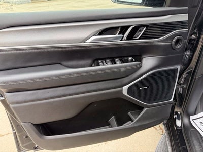 2025 Jeep Wagoneer L Base
