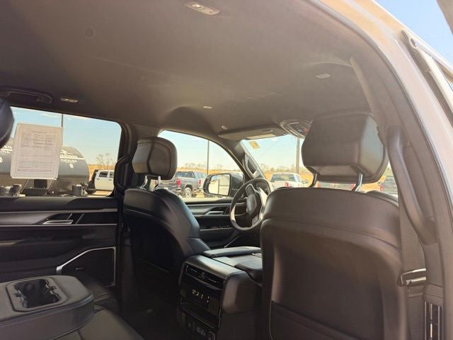 2025 Jeep Wagoneer Base