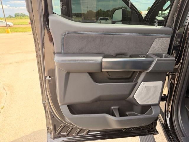 2025 Ford F-250SD Platinum 6 3/4 Ft Box