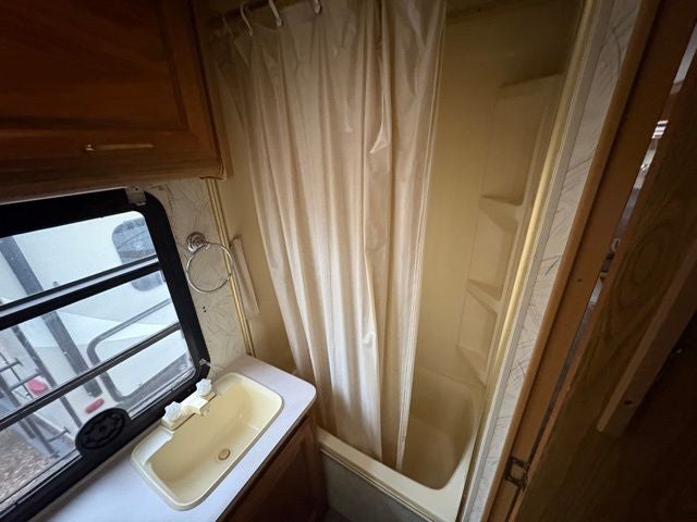 1991 Fleetwood Bounder 34S