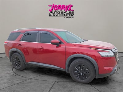 2023 Nissan Pathfinder SL